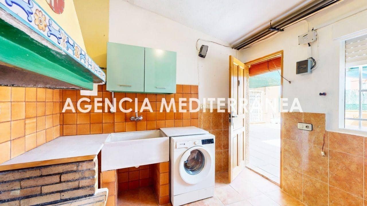 6 quarto Moradia para venda em San Antonio de Benageber com piscina garagem - 550 000 € (Ref: 9962779)