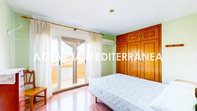 6 quarto Moradia para venda em San Antonio de Benagéber com piscina garagem - 550 000 € (Ref: 9962779)