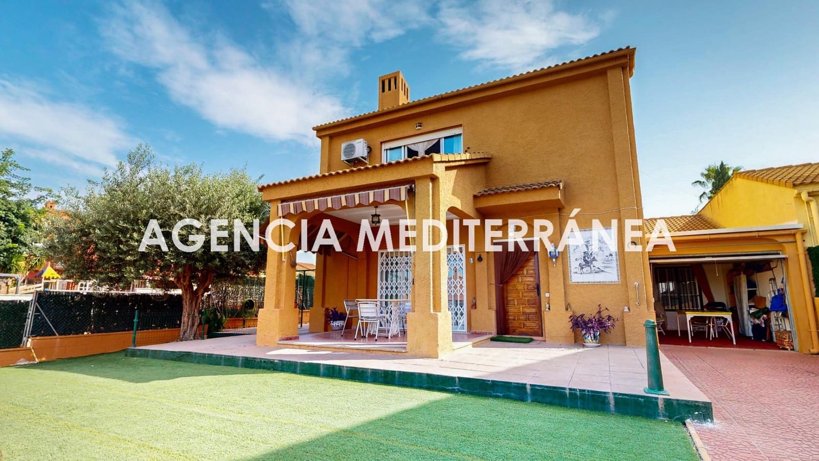 6 quarto Moradia para venda em San Antonio de Benageber com piscina garagem - 550 000 € (Ref: 9962779)