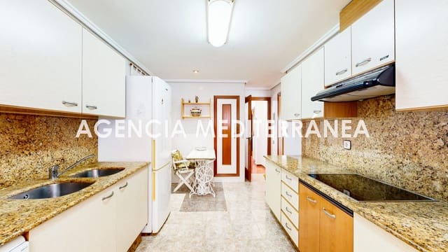 6 quarto Moradia para venda em San Antonio de Benagéber com piscina garagem - 550 000 € (Ref: 9962779)