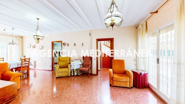 6 quarto Moradia para venda em San Antonio de Benagéber com piscina garagem - 550 000 € (Ref: 9962779)
