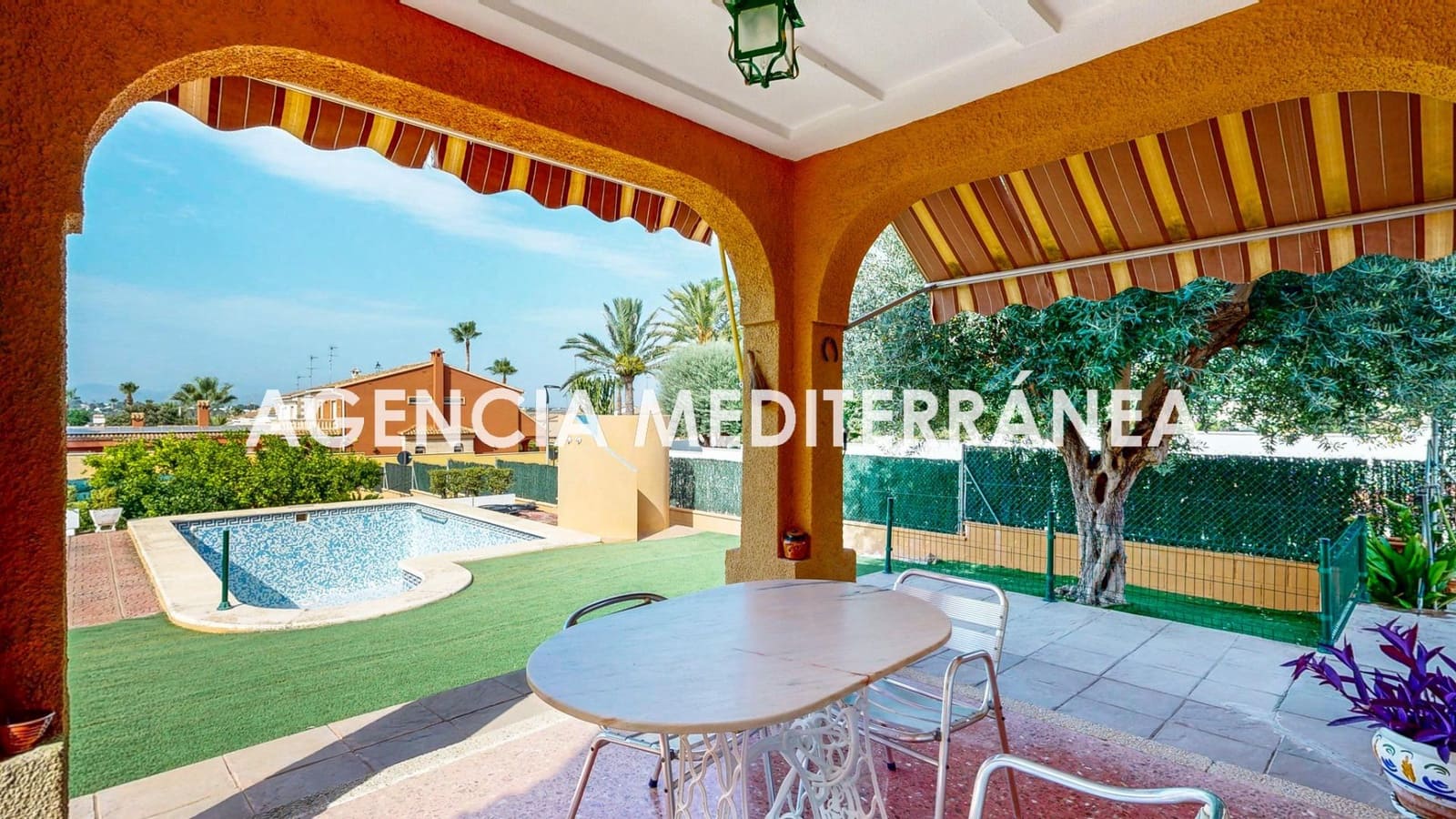 6 quarto Moradia para venda em San Antonio de Benageber com piscina garagem - 550 000 € (Ref: 9962779)