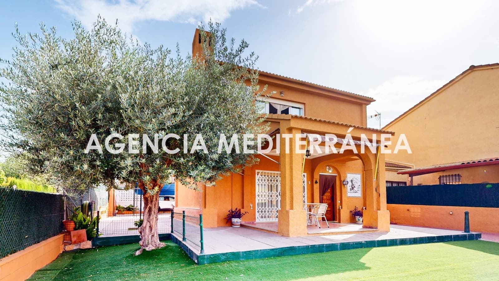 6 quarto Moradia para venda em San Antonio de Benageber com piscina garagem - 550 000 € (Ref: 9962779)