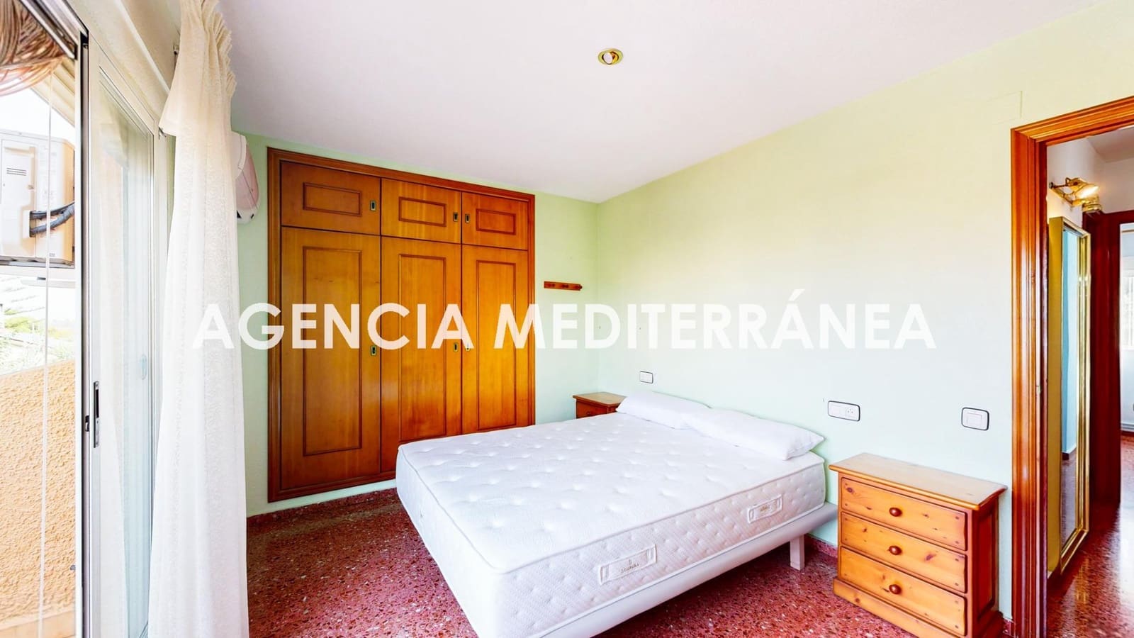 6 quarto Moradia para venda em San Antonio de Benageber com piscina garagem - 550 000 € (Ref: 9962779)