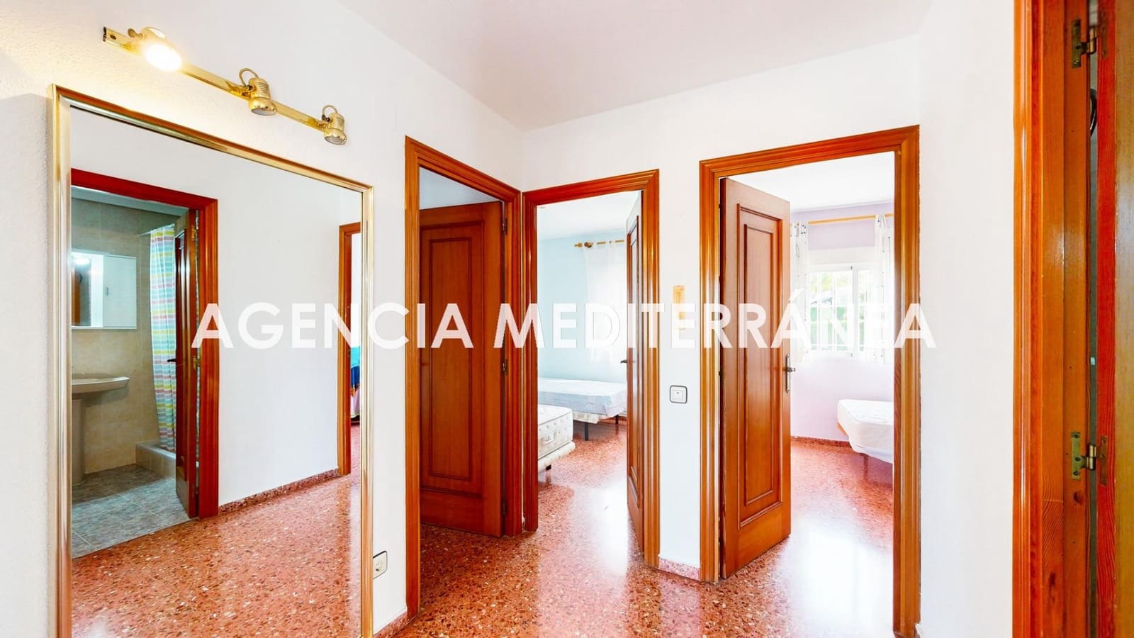 6 quarto Moradia para venda em San Antonio de Benageber com piscina garagem - 550 000 € (Ref: 9962779)