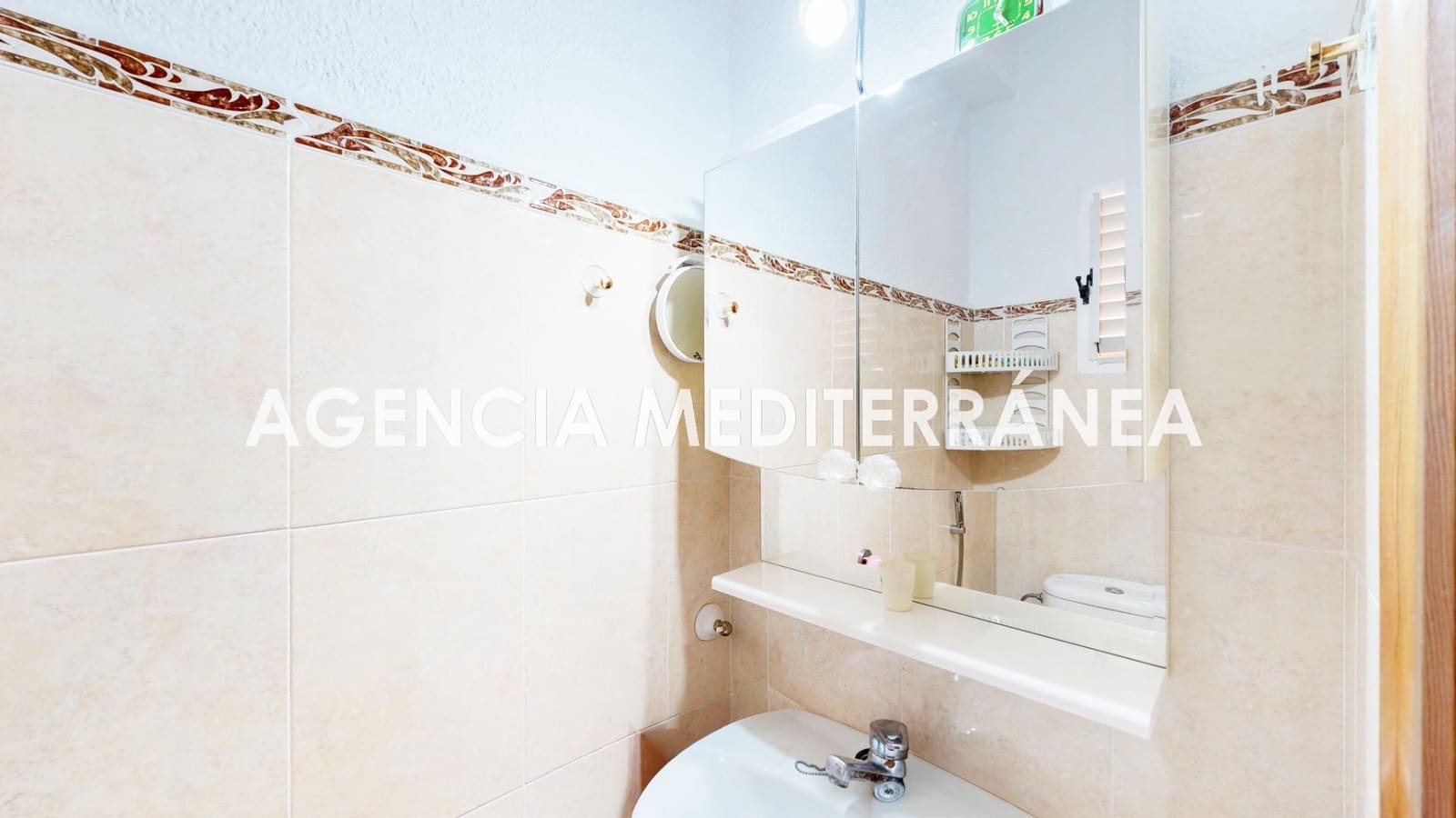 6 quarto Moradia para venda em San Antonio de Benageber com piscina garagem - 550 000 € (Ref: 9962779)