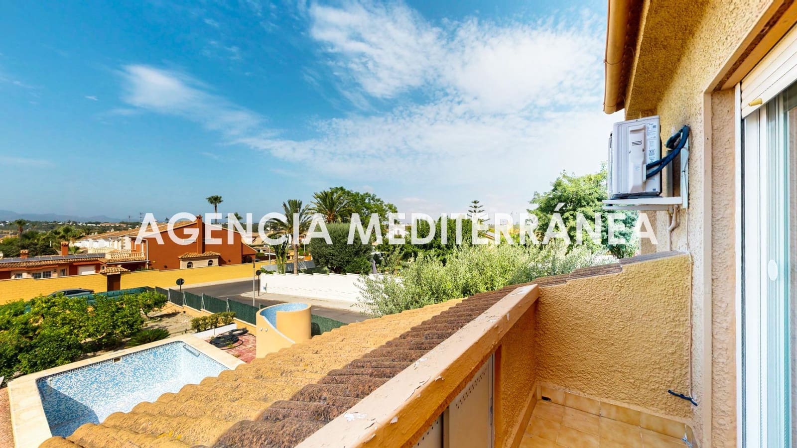 6 quarto Moradia para venda em San Antonio de Benageber com piscina garagem - 550 000 € (Ref: 9962779)