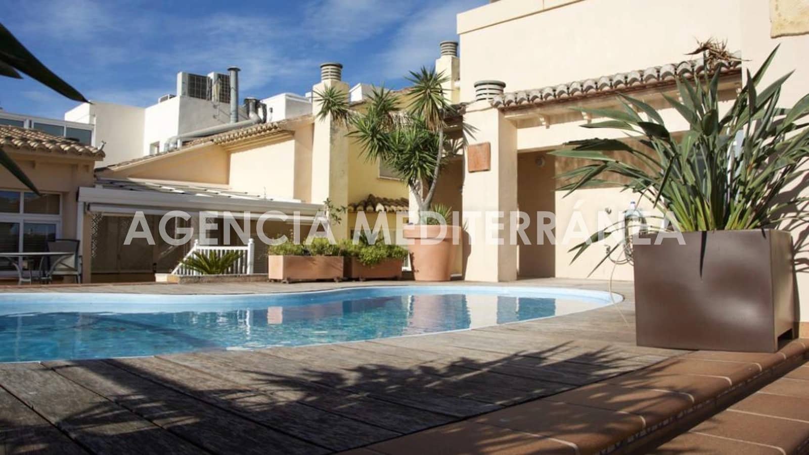 4 slaapkamer Penthouse te koop in Denia met zwembad - € 790.000 (Ref: 9965355)