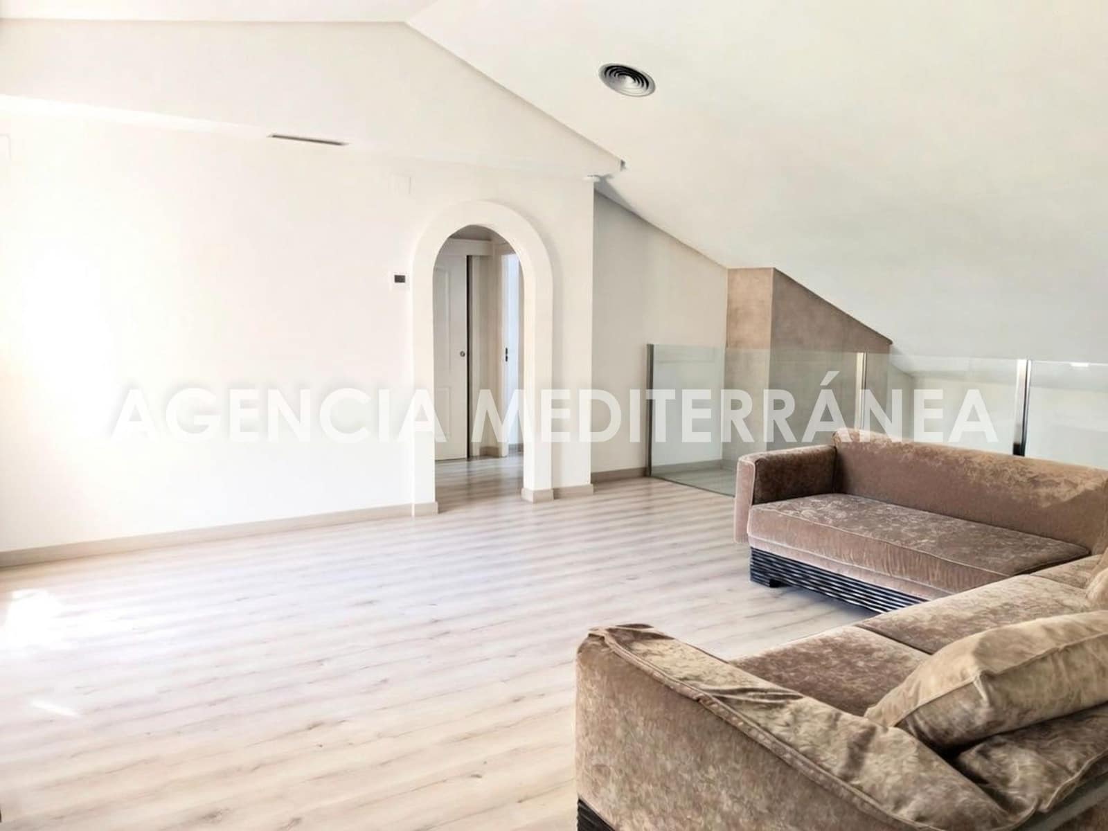 4 slaapkamer Penthouse te koop in Denia met zwembad - € 790.000 (Ref: 9965355)