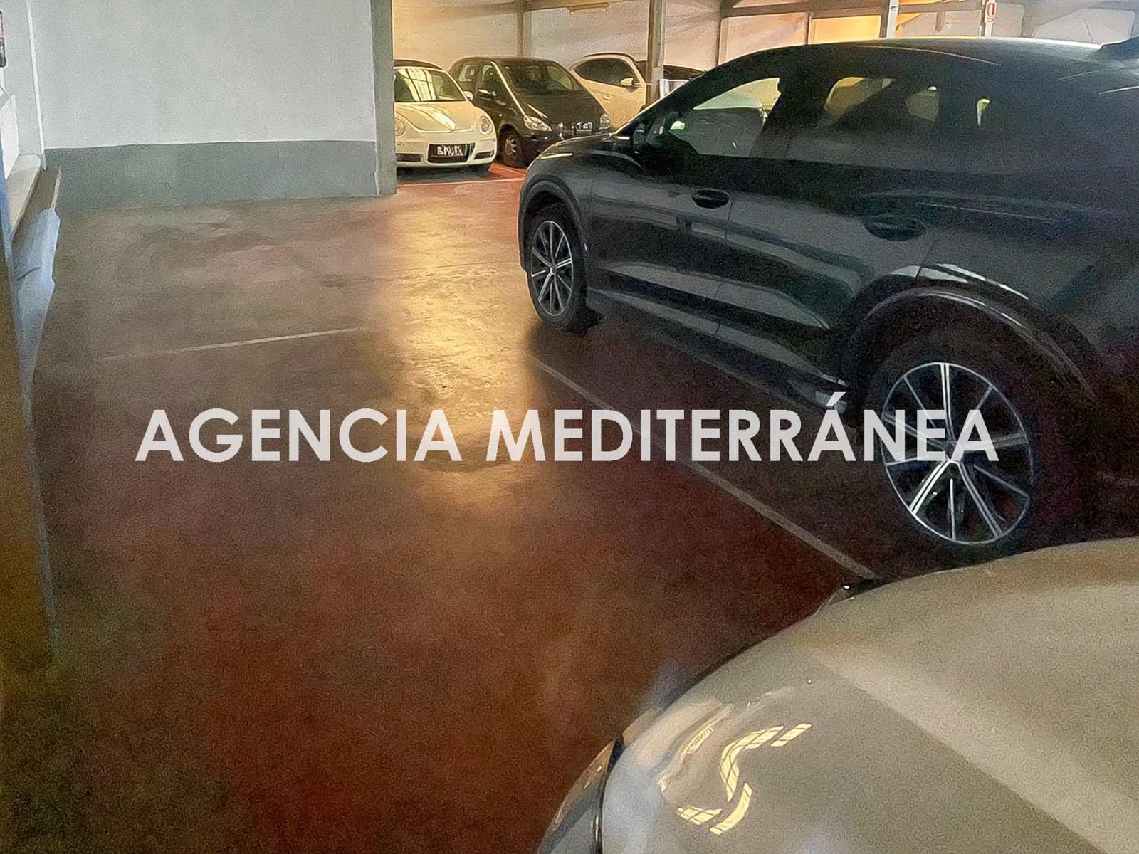 Garage for sale in Valencia city - € 95,000 (Ref: 9973387)