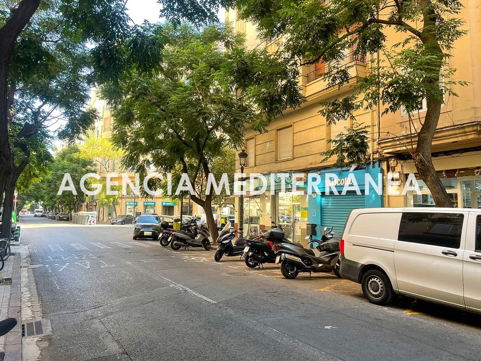 Garage for sale in Valencia city - € 95,000 (Ref: 9973387)