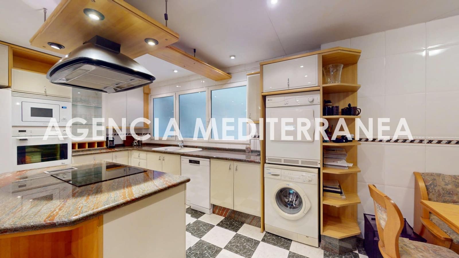 5 slaapkamer Flat te koop in Valencia stad - € 970.000 (Ref: 9977404)