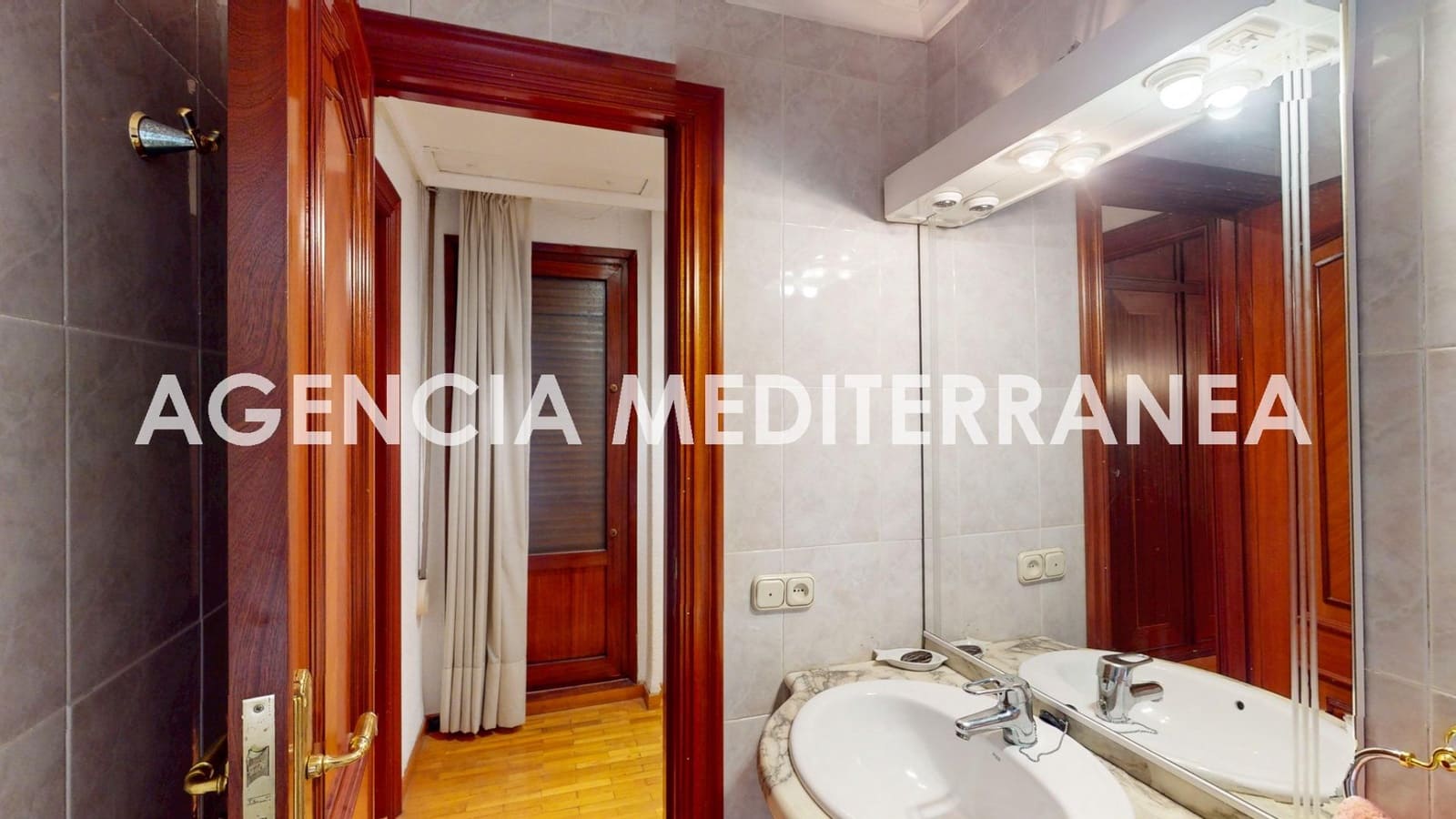 5 slaapkamer Flat te koop in Valencia stad - € 970.000 (Ref: 9977404)
