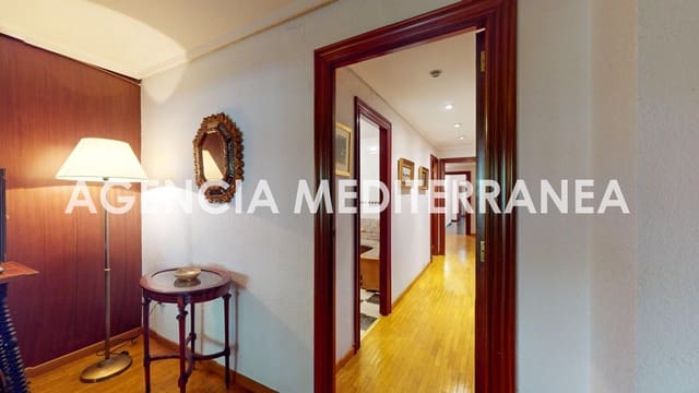 Piso de 5 habitaciones en La Gran Via, València ciudad en venta - 970.000 € (Ref: 9977405)