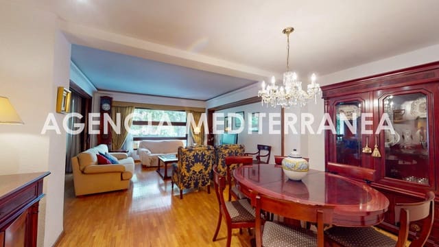Piso de 5 habitaciones en La Gran Via, València ciudad en venta - 970.000 € (Ref: 9977405)