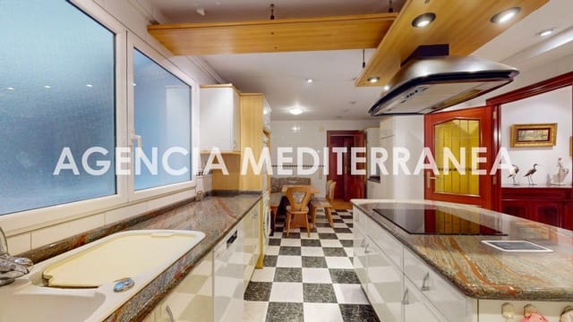 Piso de 5 habitaciones en La Gran Via, València ciudad en venta - 970.000 € (Ref: 9977405)