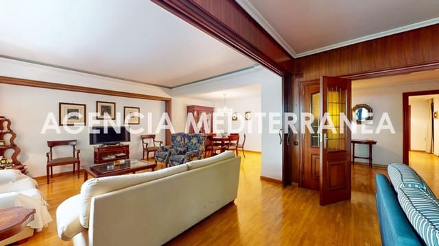Piso de 5 habitaciones en La Gran Via, València ciudad en venta - 970.000 € (Ref: 9977405)