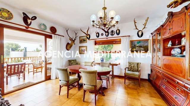 5 slaapkamer Villa te koop in Oropesa  met zwembad garage - € 799.000 (Ref: 9978964)