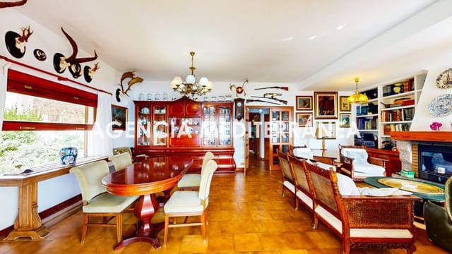 5 slaapkamer Villa te koop in Oropesa  met zwembad garage - € 799.000 (Ref: 9978964)