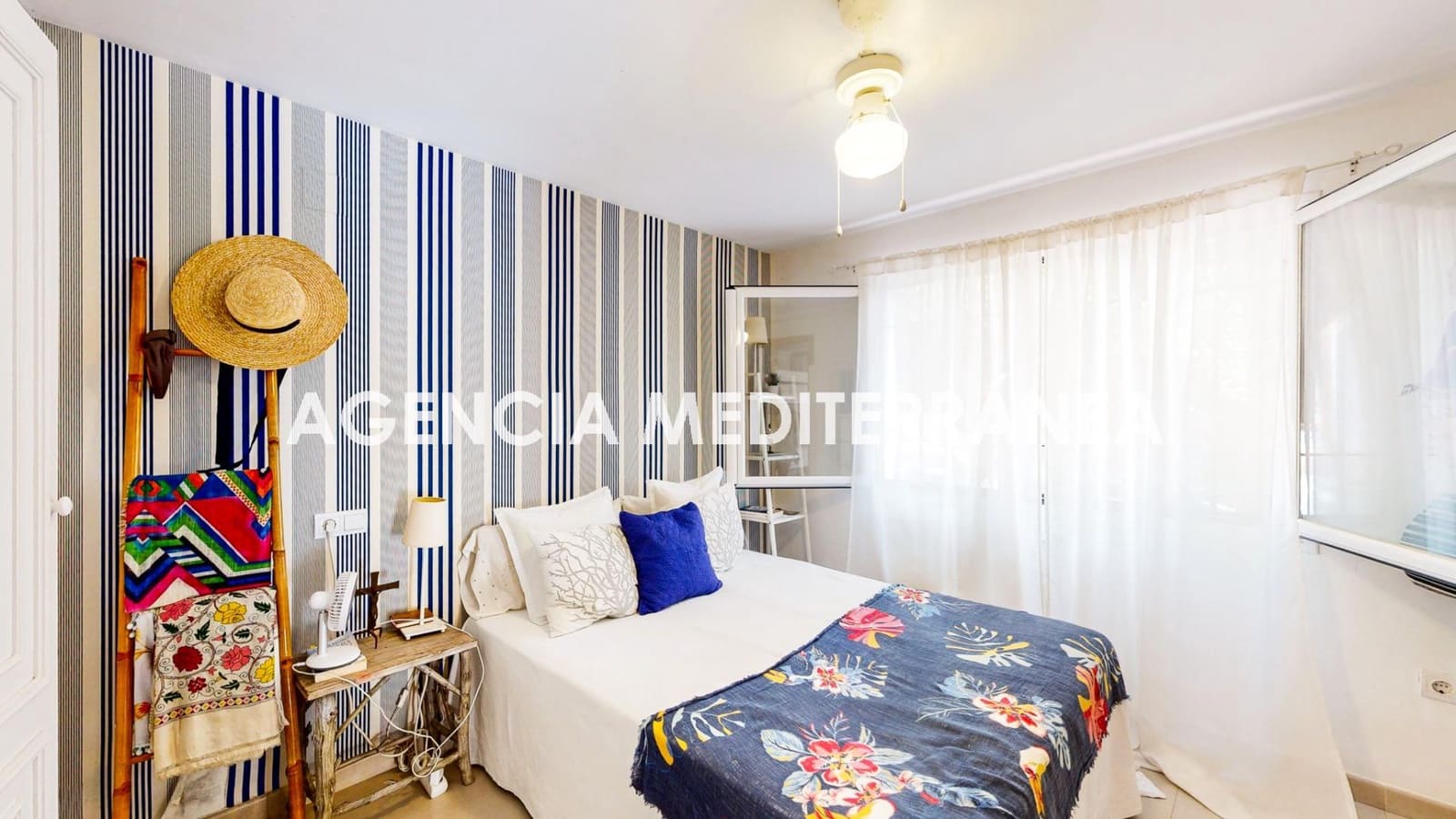 5 bedroom Villa for sale in Oropesa  with pool garage - € 799,000 (Ref: 9978964)