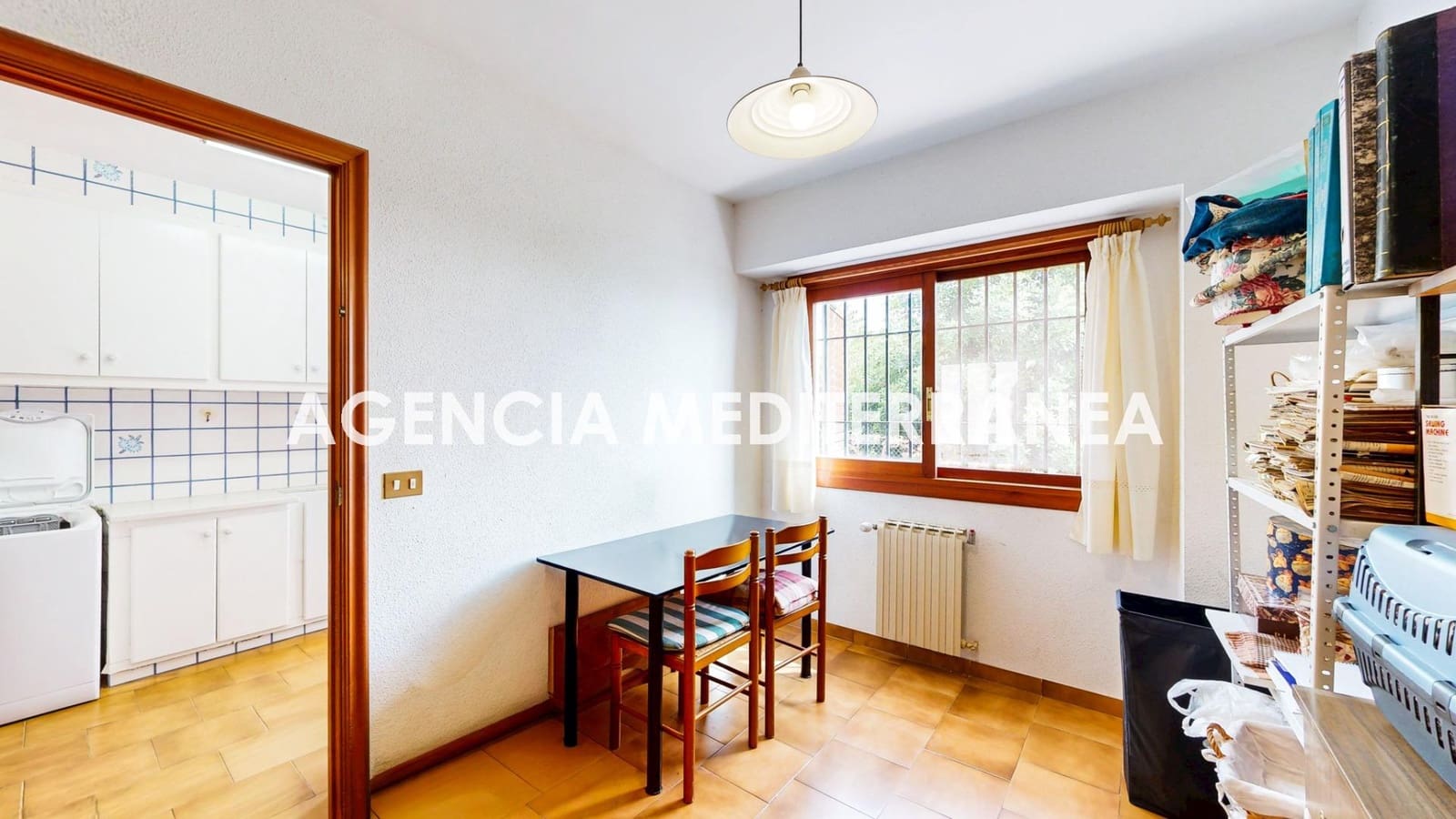 5 bedroom Villa for sale in Oropesa  with pool garage - € 799,000 (Ref: 9978964)