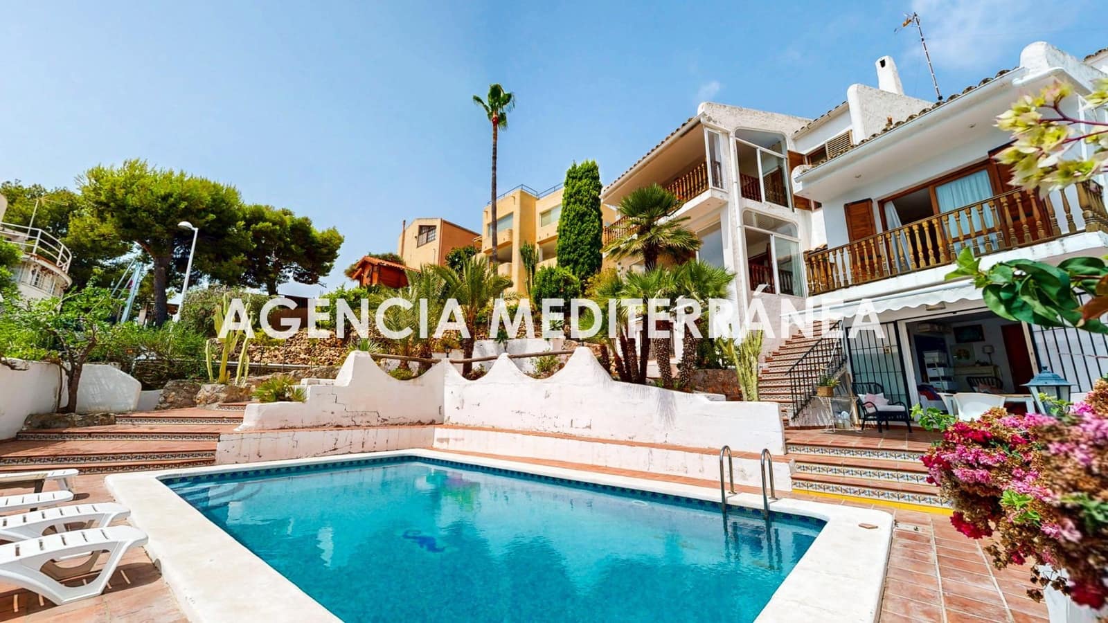 5 bedroom Villa for sale in Oropesa  with pool garage - € 799,000 (Ref: 9978964)