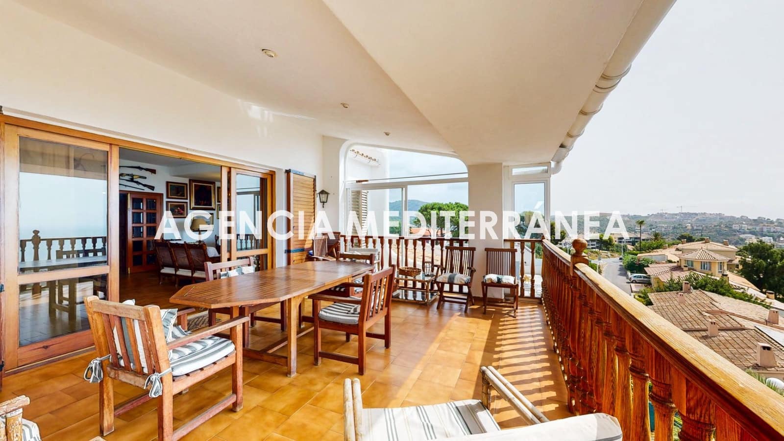5 bedroom Villa for sale in Oropesa  with pool garage - € 799,000 (Ref: 9978964)
