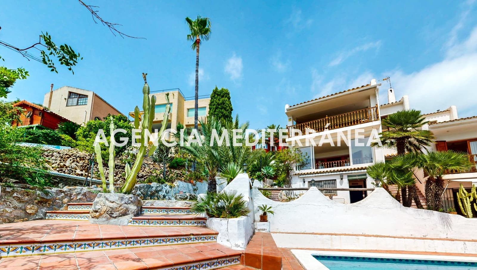 5 bedroom Villa for sale in Oropesa  with pool garage - € 799,000 (Ref: 9978964)