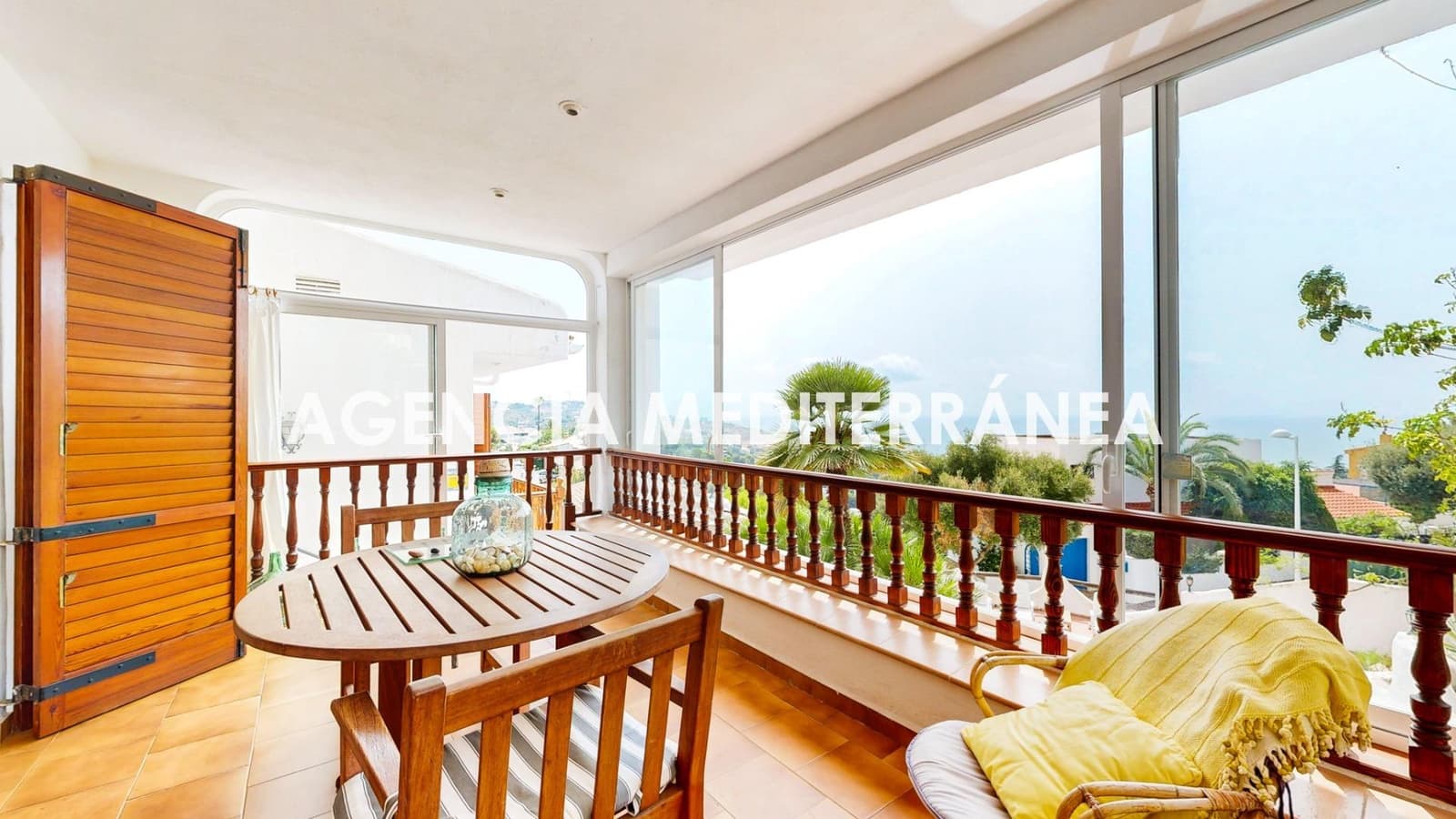 5 bedroom Villa for sale in Oropesa  with pool garage - € 799,000 (Ref: 9978964)