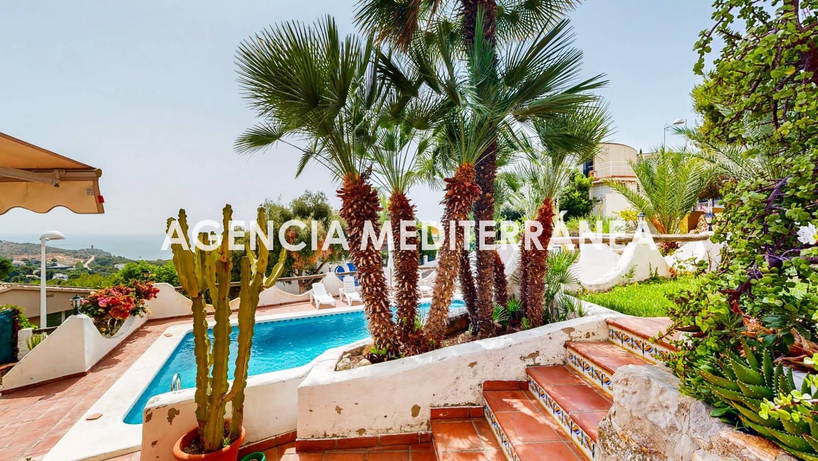 5 bedroom Villa for sale in Oropesa  with pool garage - € 799,000 (Ref: 9978964)