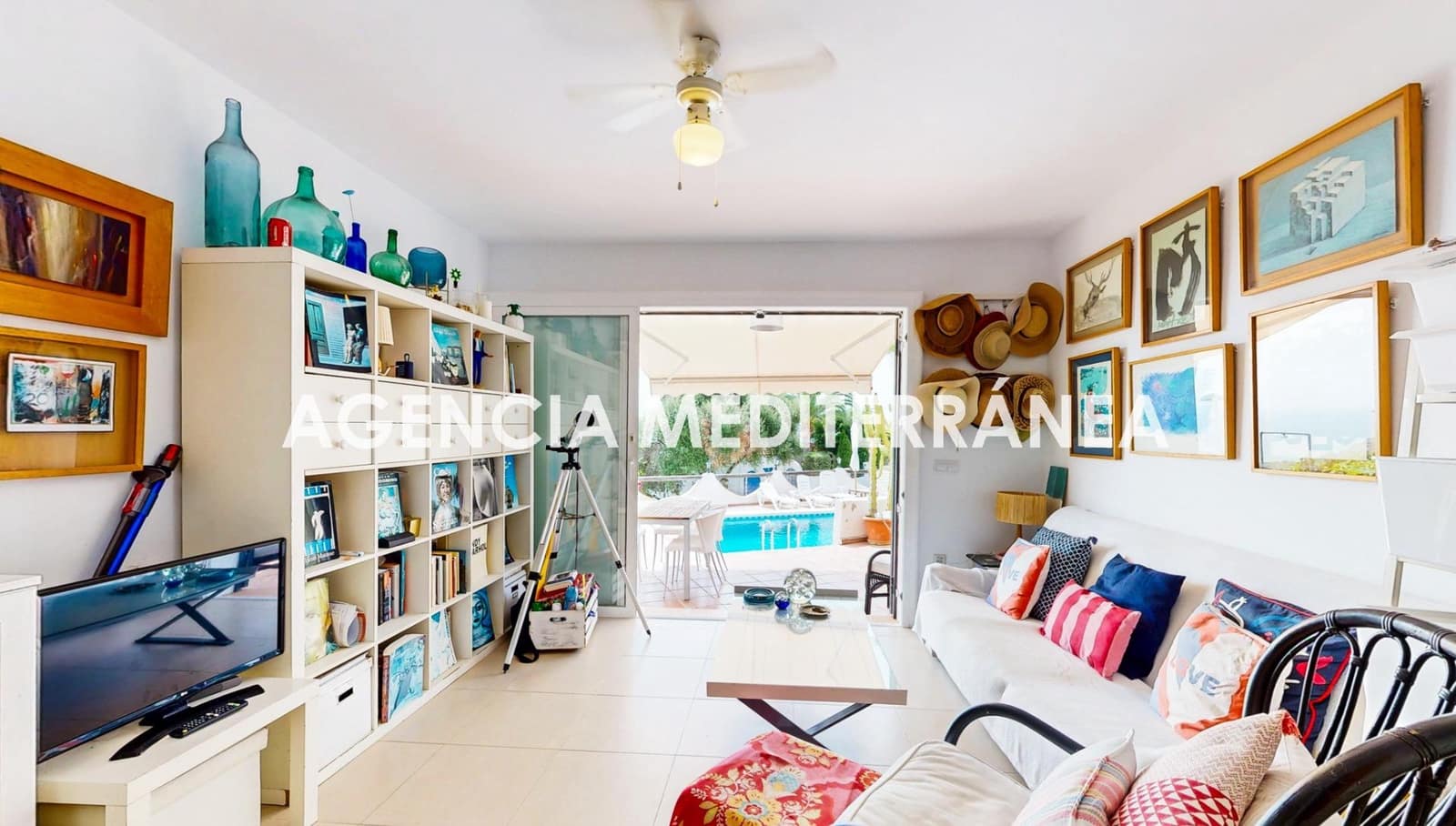 5 bedroom Villa for sale in Oropesa  with pool garage - € 799,000 (Ref: 9978964)