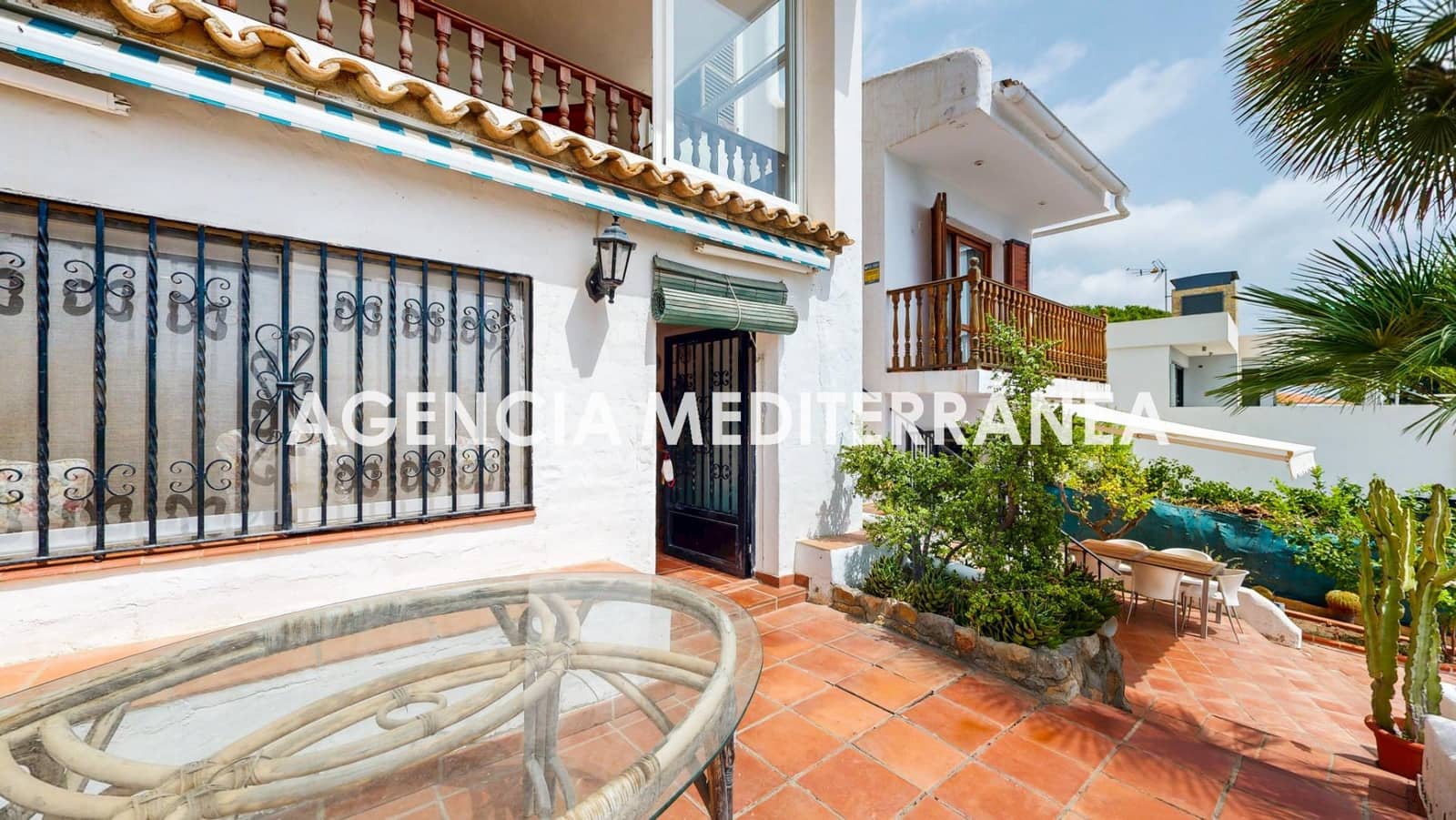 5 bedroom Villa for sale in Oropesa  with pool garage - € 799,000 (Ref: 9978964)