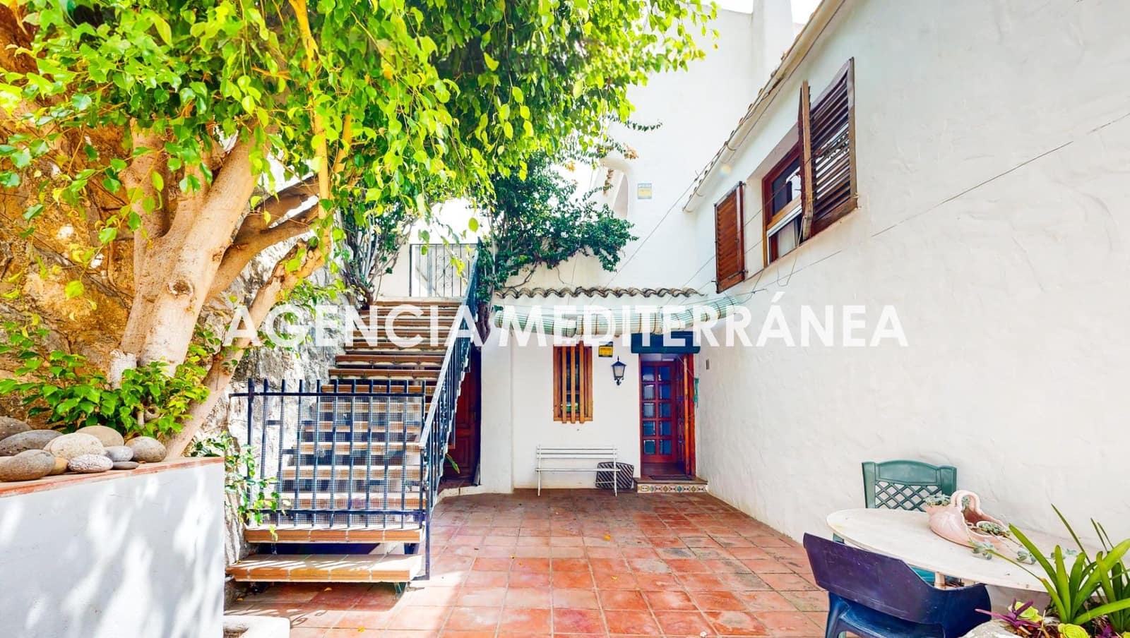 5 bedroom Villa for sale in Oropesa  with pool garage - € 799,000 (Ref: 9978964)