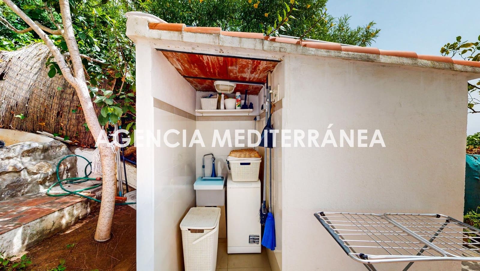 5 bedroom Villa for sale in Oropesa  with pool garage - € 799,000 (Ref: 9978964)