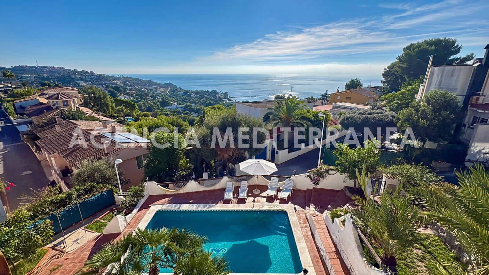 Chalet de 5 habitaciones en Oropesa  en venta con piscina garaje - 799.000 € (Ref: 9978964)