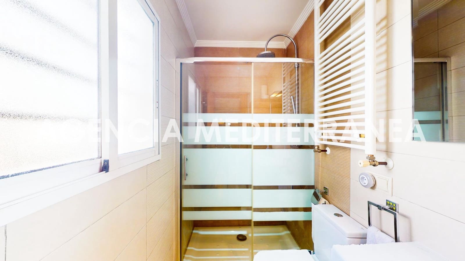4 bedroom Villa for sale in Burjassot with garage - € 390,000 (Ref: 9983083)