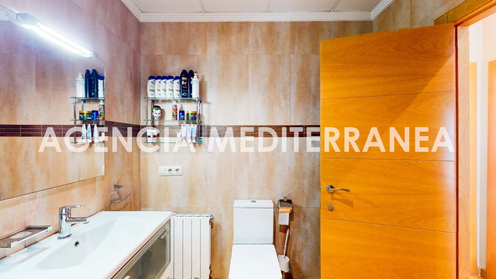 4 bedroom Villa for sale in Burjassot with garage - € 390,000 (Ref: 9983083)