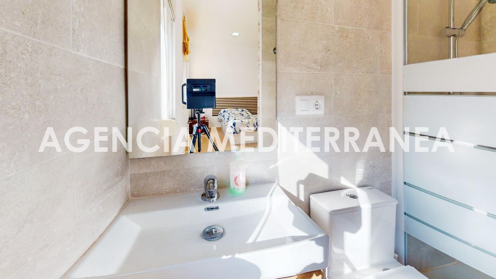 4 bedroom Villa for sale in Burjassot with garage - € 390,000 (Ref: 9983083)