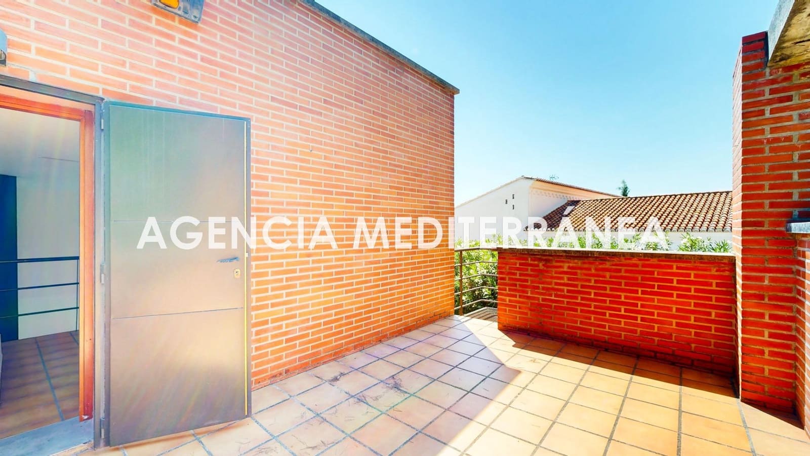5 bedroom Villa for sale in La Canada with pool garage - € 1,095,000 (Ref: 9985039)
