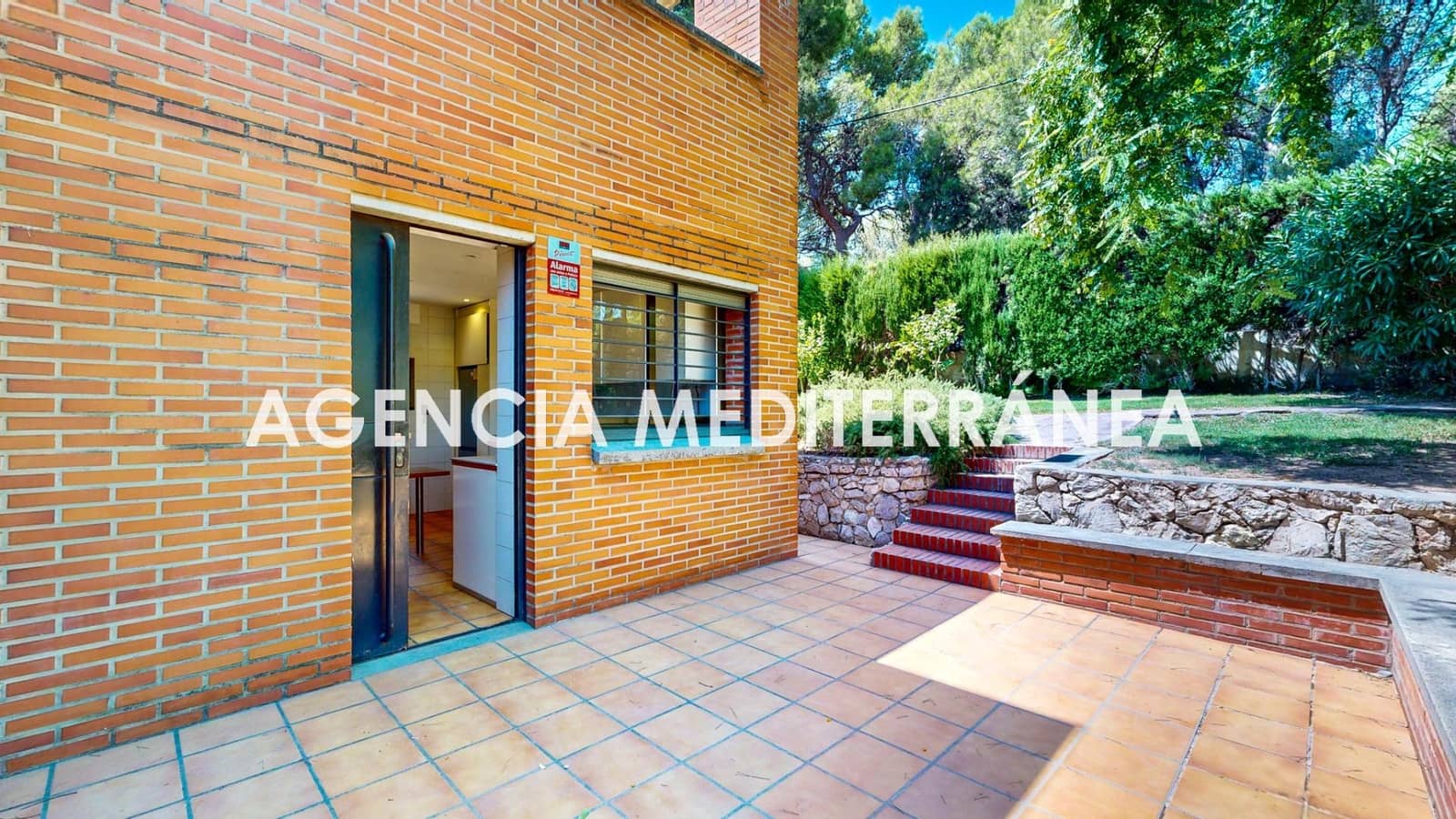 5 bedroom Villa for sale in La Canada with pool garage - € 1,095,000 (Ref: 9985039)
