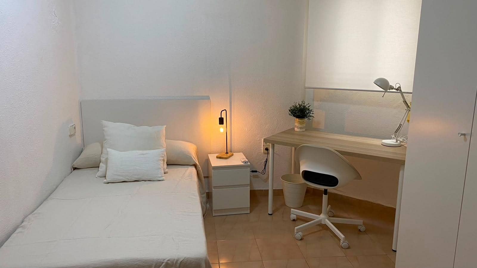 3 sovrum Lägenhet att hyra i Valencia stad - 1 350 € (Ref: 9985040)
