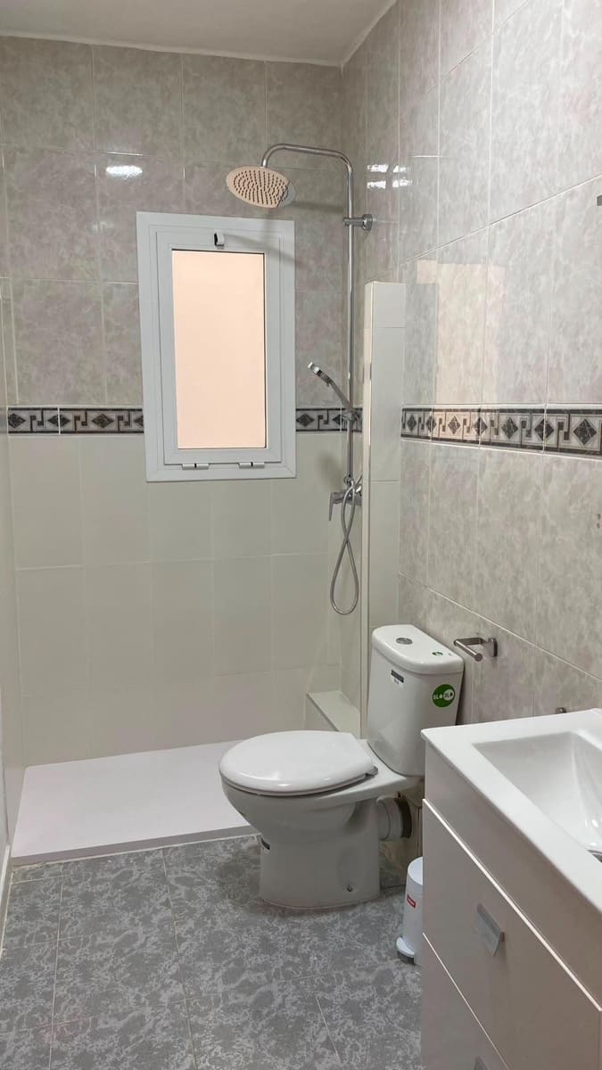 3 sovrum Lägenhet att hyra i Valencia stad - 1 350 € (Ref: 9985040)