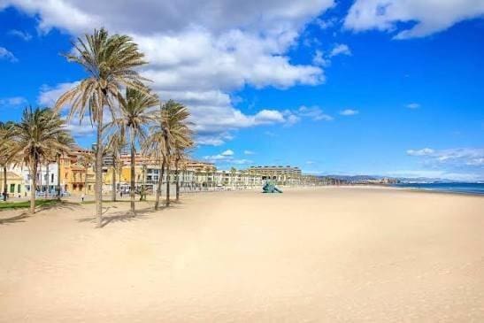 3 sovrum Lägenhet att hyra i Valencia stad - 1 350 € (Ref: 9985040)