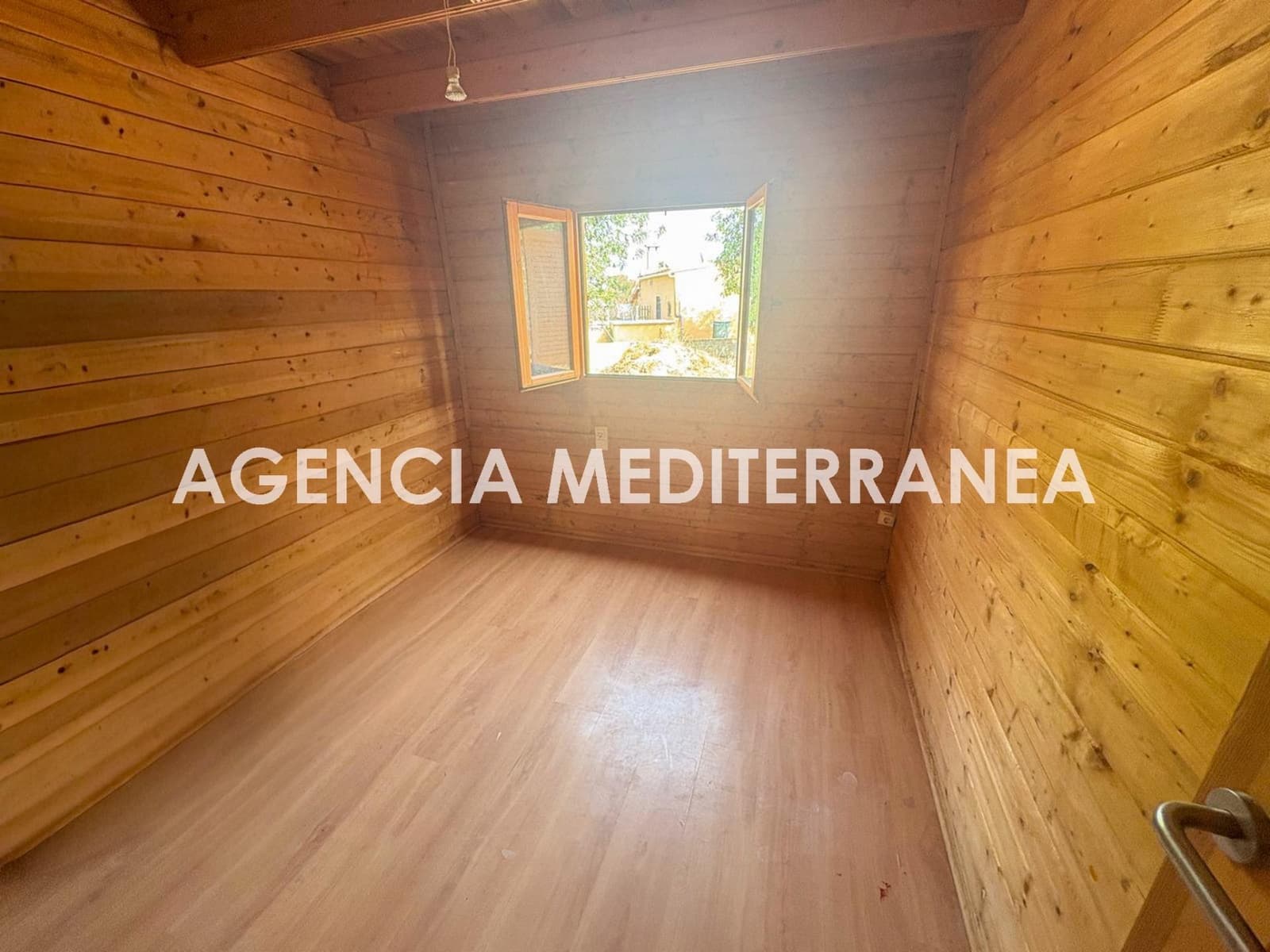 3 bedroom Finca/Country House for sale in Casinos with garage - € 60,000 (Ref: 9990790)