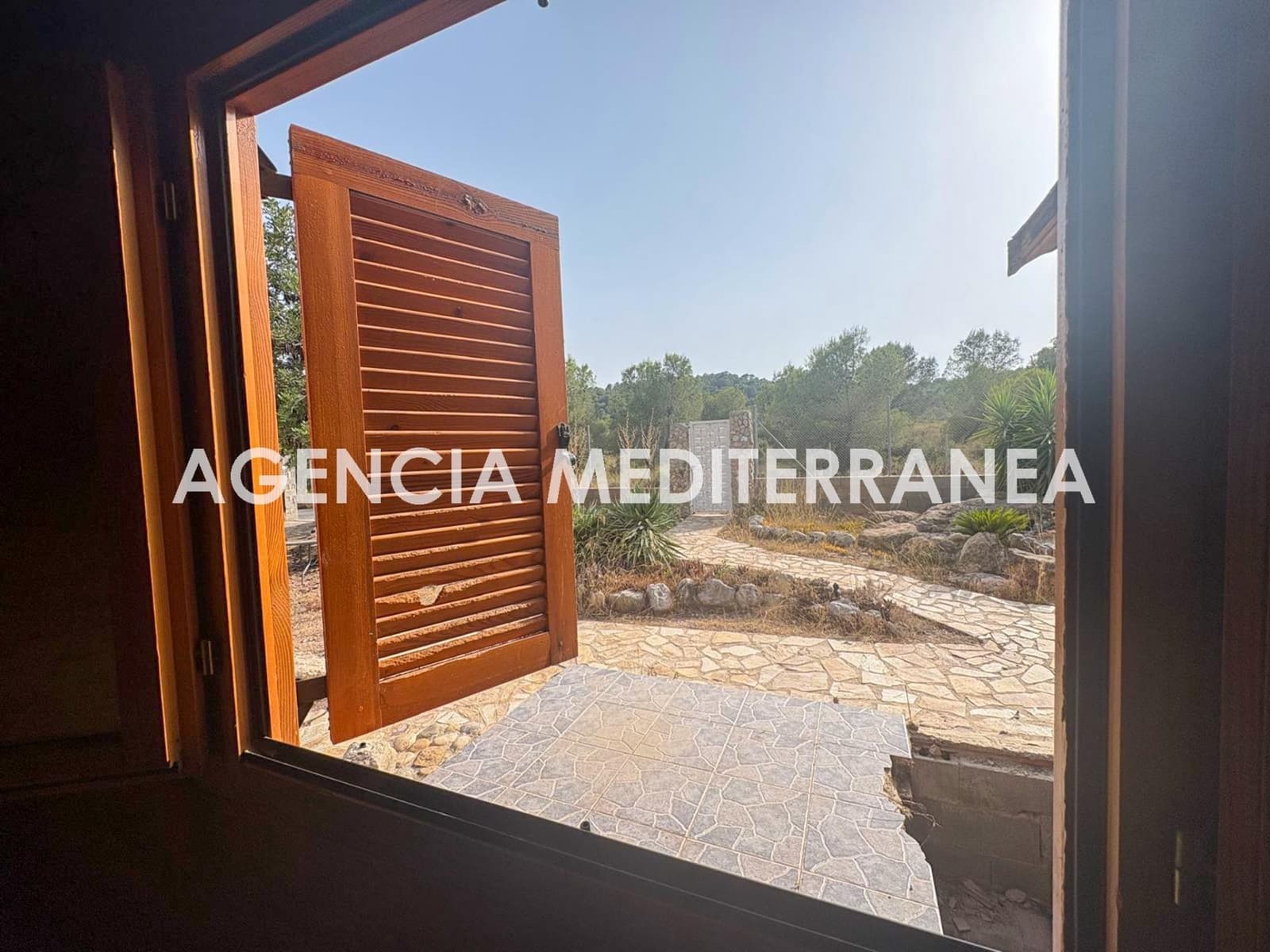 3 bedroom Finca/Country House for sale in Casinos with garage - € 60,000 (Ref: 9990790)