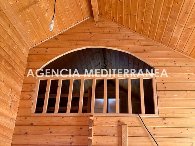 3 bedroom Finca/Country House for sale in Casinos with garage - € 60,000 (Ref: 9990790)