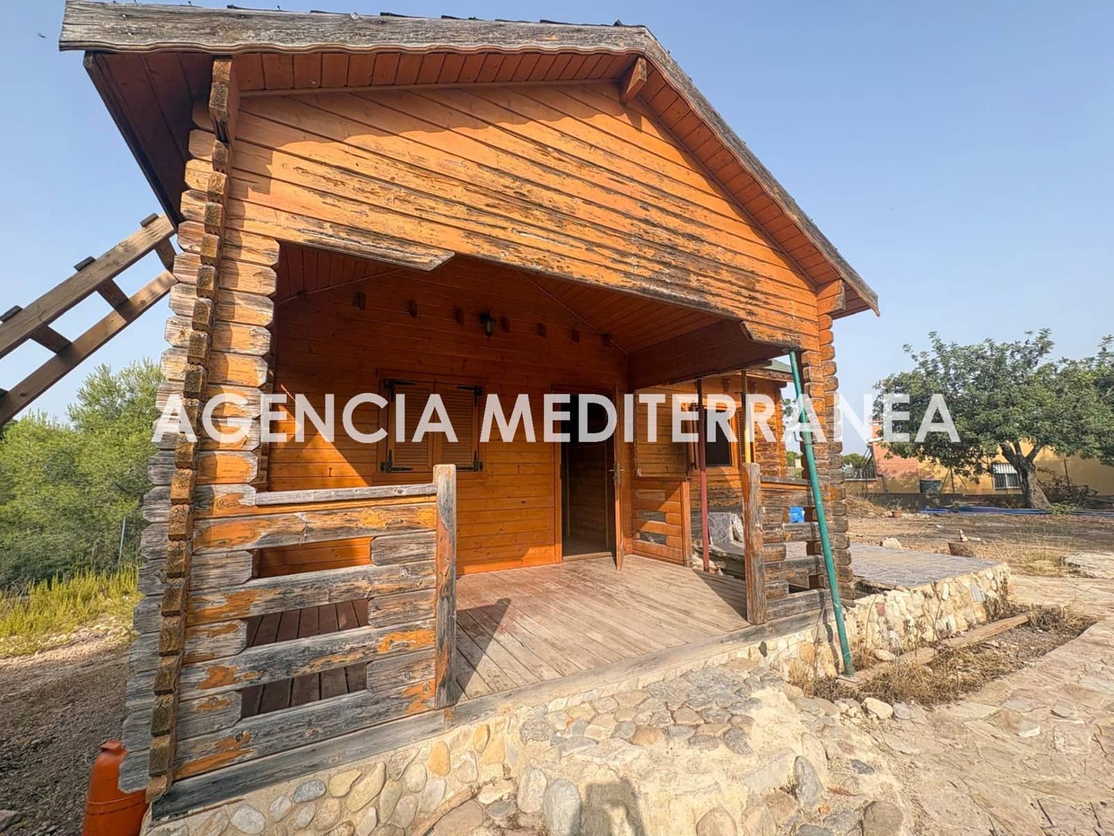 3 bedroom Finca/Country House for sale in Casinos with garage - € 60,000 (Ref: 9990790)