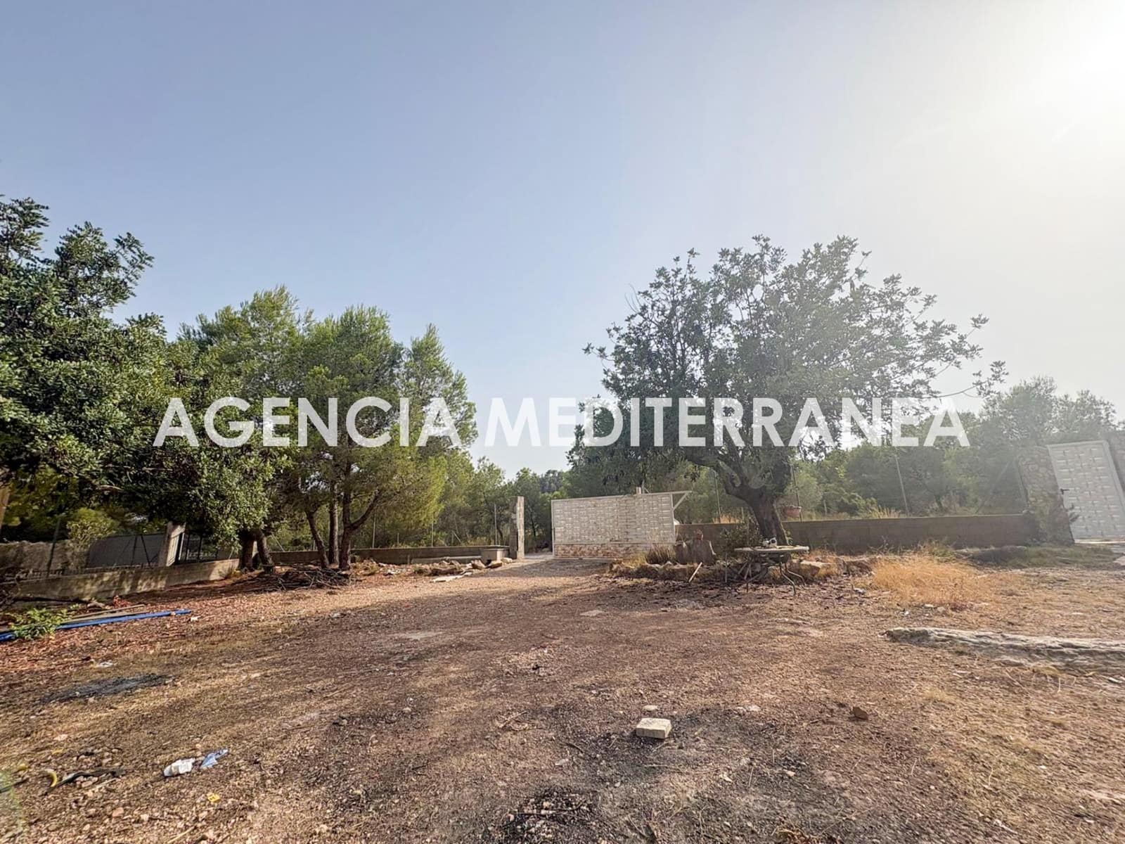 3 bedroom Finca/Country House for sale in Casinos with garage - € 60,000 (Ref: 9990790)