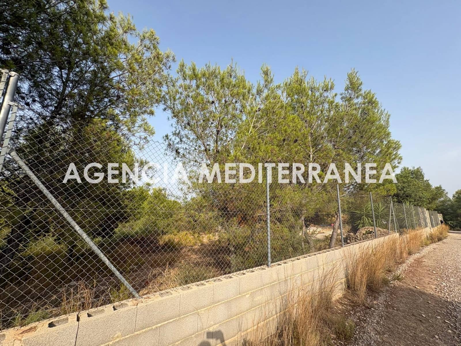 3 bedroom Finca/Country House for sale in Casinos with garage - € 60,000 (Ref: 9990790)