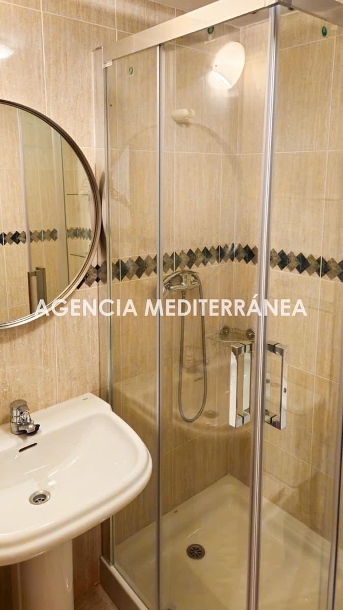 3 bedroom Penthouse for rent in Burjassot with garage - € 1,300 (Ref: 9990791)